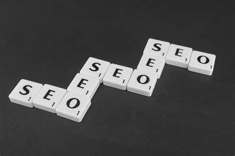 Niche anahtar kelimelerin SEO stratejisindeki rolü nedir?